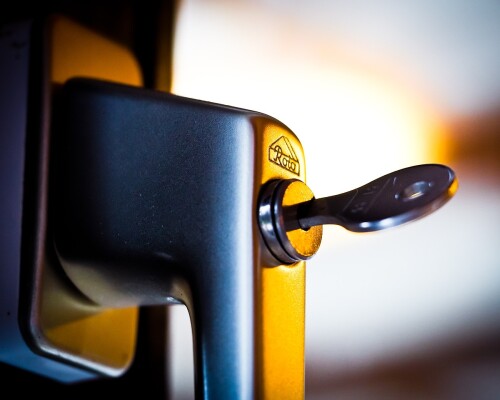 Ako ušetriť pri nákupe kľučiek? Objavte náš výpredaj kovania